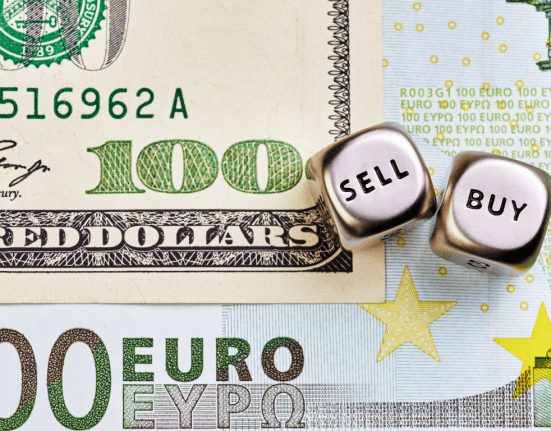 EUR/USD Falls Due to Strong US Economic Data: Will the Trend Continue?