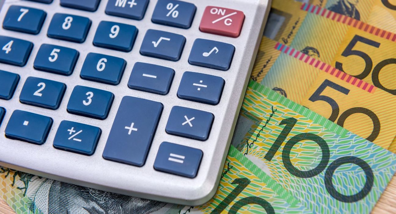 AUD/USD falls below support level, prompting downside risks