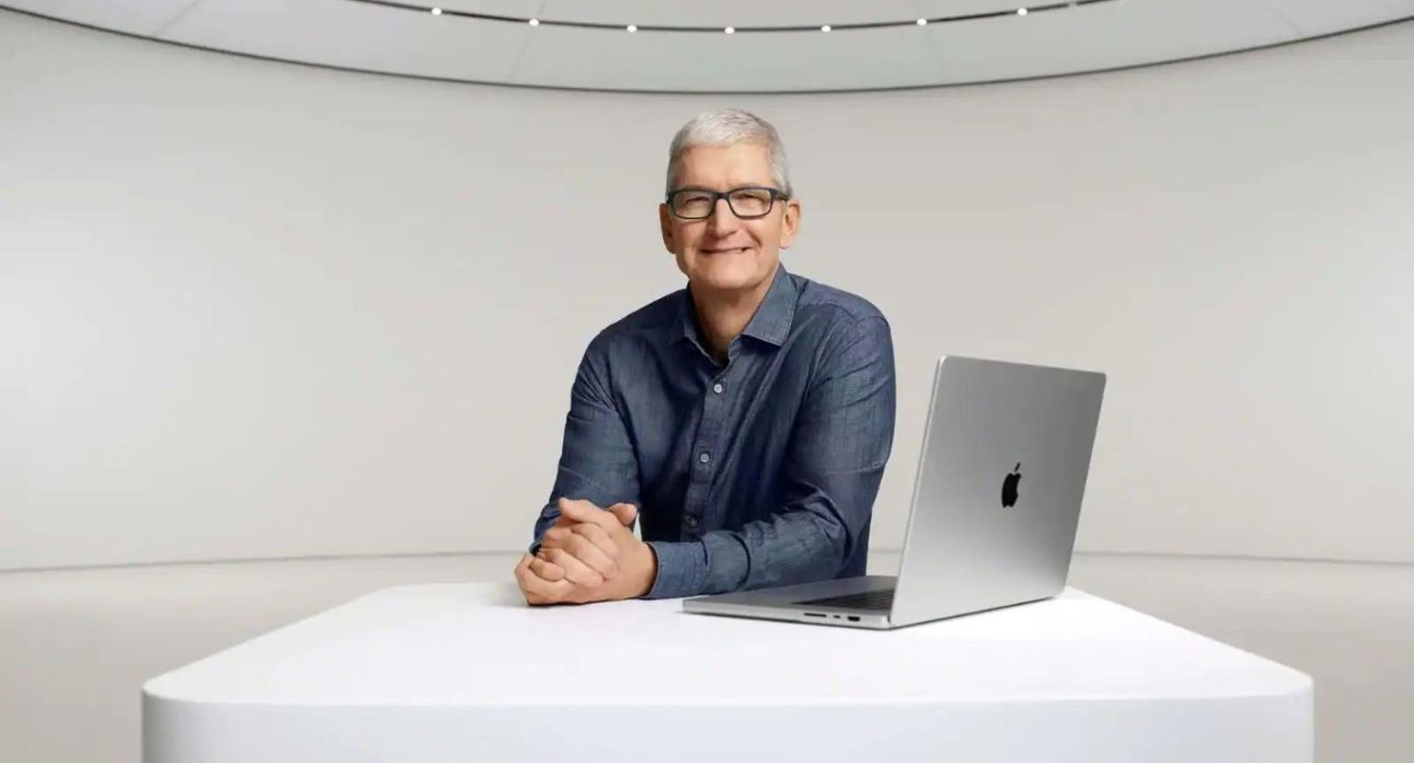 Apple CEO Tim Cook Praises China's Innovation and Ties with the U.S.
