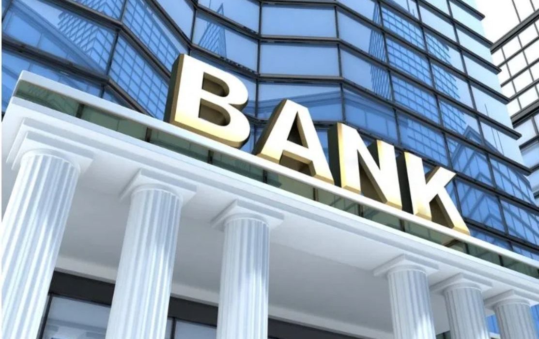 Asian Markets Subdued as Investors Digest Powell's Comments and US Banks' Credit Tightening