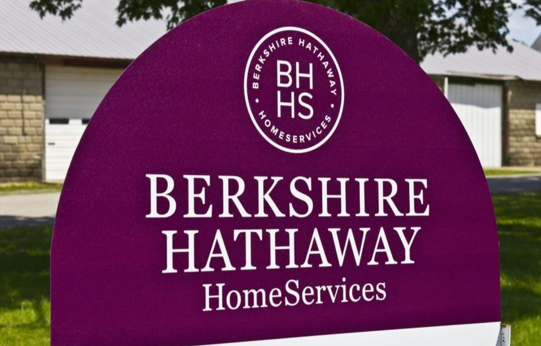 Berkshire Hathaway Urges Shareholders to Reject Proposals