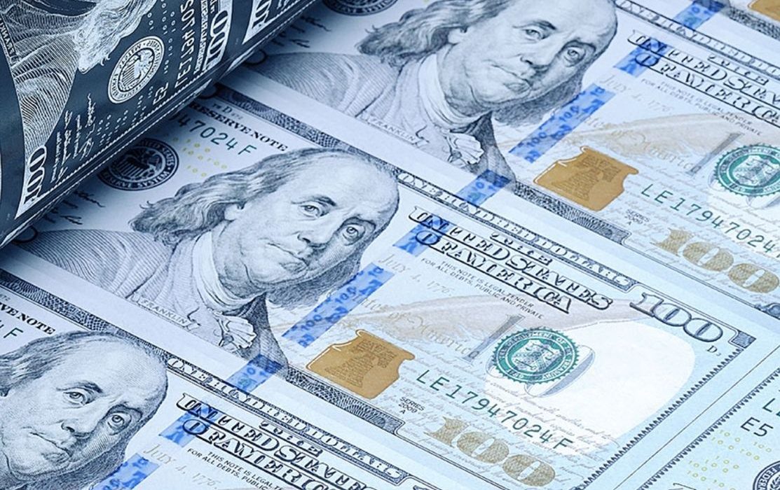 Dollar Drops as Fed Signals End to Interest Rate Hikes
