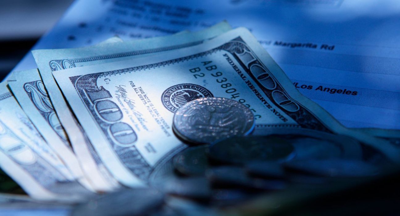 EUR/USD Cautiously Treads Near 1.0760/70 Amidst Fluctuating Risk Sentiments