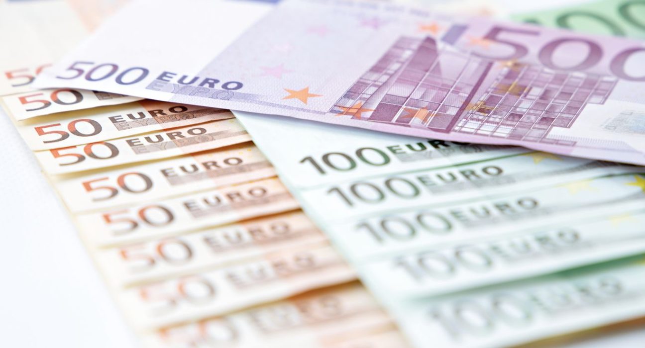 The EUR/USD currency pair has held steady in Wednesday's European morning, after giving up some of its gains from the previous two days. The euro is being supported by expectations that the Federal Reserve won’t raise borrowing costs by much more this year, and by signs that the banking sector's struggles with a higher interest-rate environment won't lead to a more general contagion. Investors are betting that the Fed will be cautious in its approach to raising interest rates, given the uncertainties of the pandemic's impact on the economy. The Fed has already signaled that it will start to taper its bond-buying program this year, but many analysts believe that the central bank will take a more gradual approach to raising interest rates than it has in the past. Fed likely to maintain a patient approach to rate hikes The Fed has said that it wants to see more progress in the labor market before it raises interest rates, and it has also indicated that it will be patient in its approach to tightening monetary policy. This has helped to support the EUR/USD currency pair, as investors are betting that the Fed will take a slower and more cautious approach to rate hikes than previously anticipated. This patient approach by the Fed is also reflected in the market's expectations for future interest rates. The yield on 10-year Treasury notes has fallen in recent weeks, indicating that investors are betting on a slower pace of Fed tightening. Banking sector struggles not expected to spread Another factor supporting the EUR/USD currency pair is the belief that the recent struggles in the banking sector will not lead to a more general contagion. Several large banks have reported losses related to the recent rise in interest rates, but analysts believe that these losses are manageable and not indicative of broader problems in the banking sector. This view is supported by the fact that many banks have already taken steps to mitigate their exposure to rising interest rates. For example, some banks have increased their holdings of shorter-term debt, which is less sensitive to interest-rate changes. Conclusion In conclusion, the EUR/USD currency pair is being supported by expectations that the Fed will take a slower and more cautious approach to raising interest rates, and by the belief that the recent struggles in the banking sector will not lead to a more general contagion.