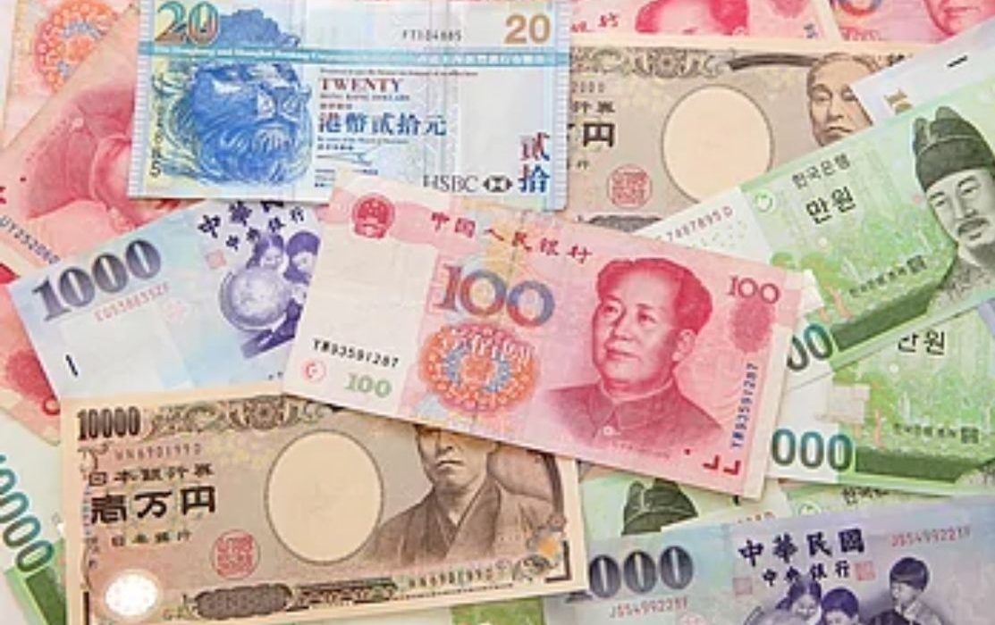Investor Sentiments on Asian Currencies Improve Amid Banking Crisis Fears