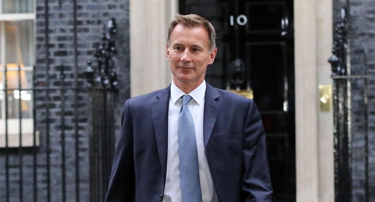 Jeremy Hunt Predicts UK Economy Will Avoid Recession in 2023