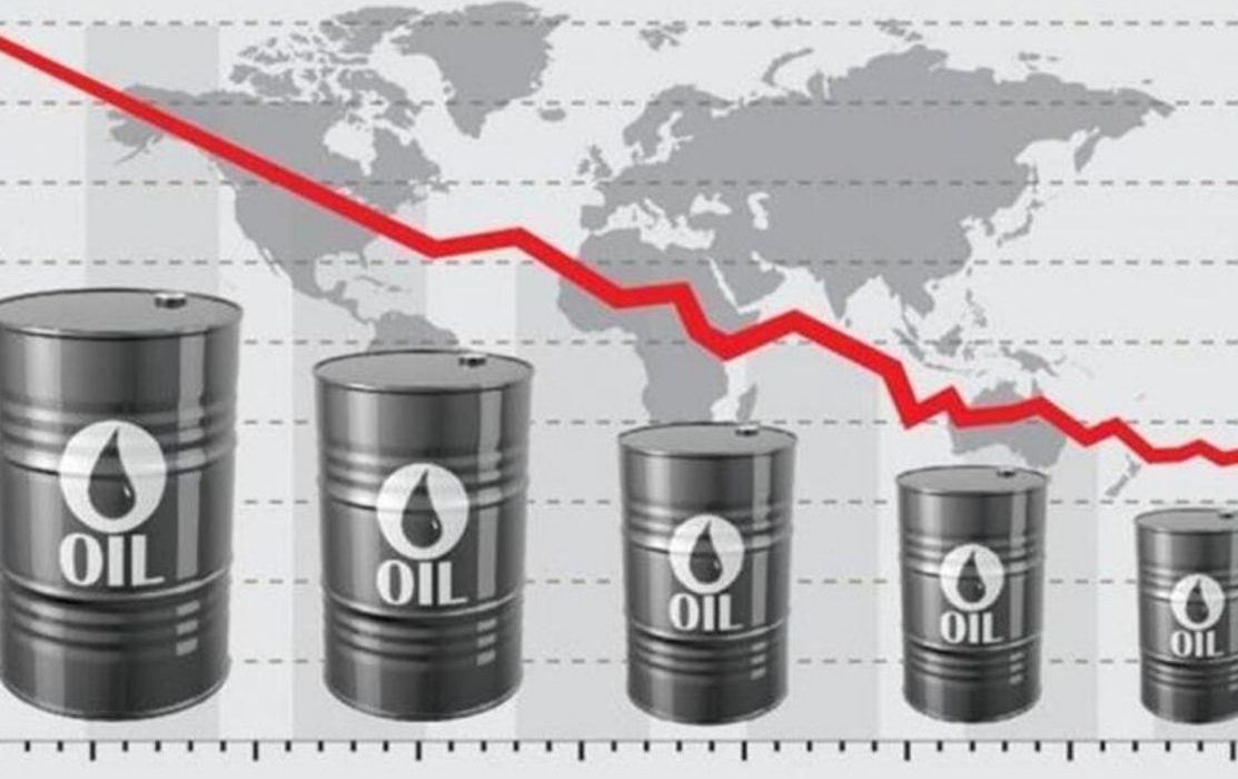 Oil Prices Dip as Powell Warns of Credit Risks for Banking Sector