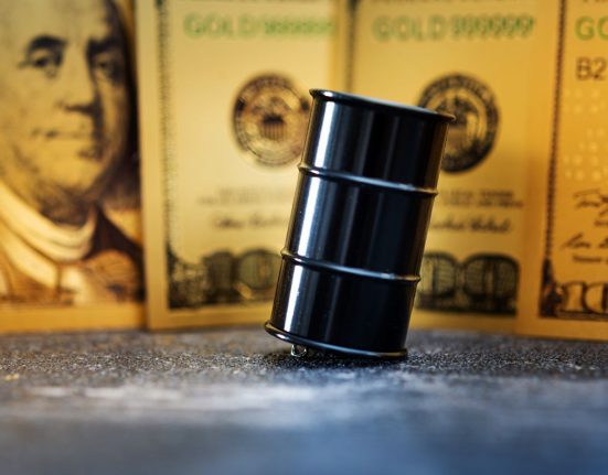 Oil prices fall on fears of rising interest rates
