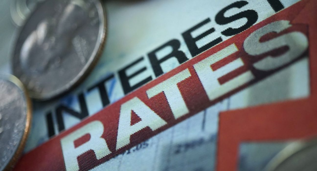 Sri Lanka's Central Bank Raises Interest Rates to Combat Inflation, IMF Supports Move