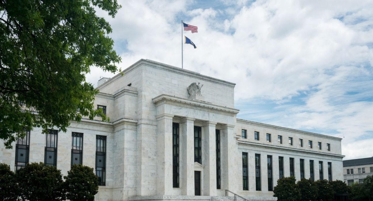 The Risk of Fed Interest Rates on Banks