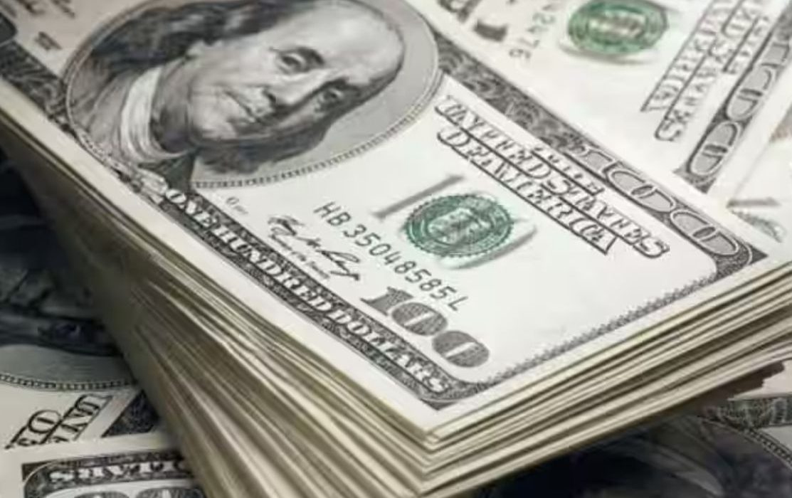 US Dollar Stabilizes as Traders Await the Federal Reserve's Next Move