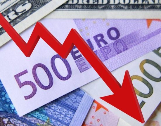 Euro Falls After Failed Attempt to Reach Key Resistance Level