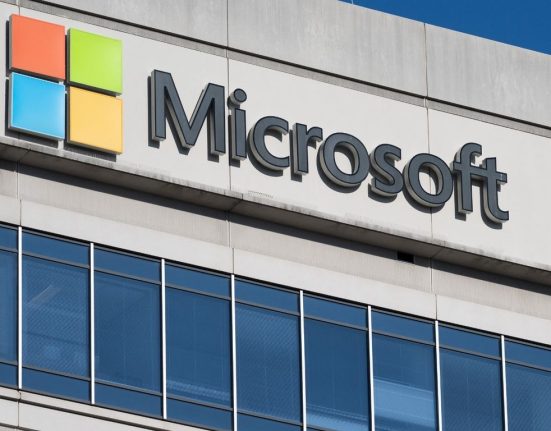 Microsoft Beats Revenue Estimates with Resilient Cloud Business in Q1 2023