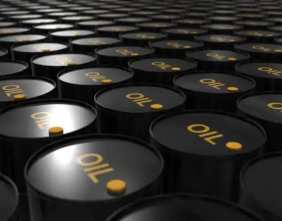 Oil prices rise by more than $1 as global supplies tighten