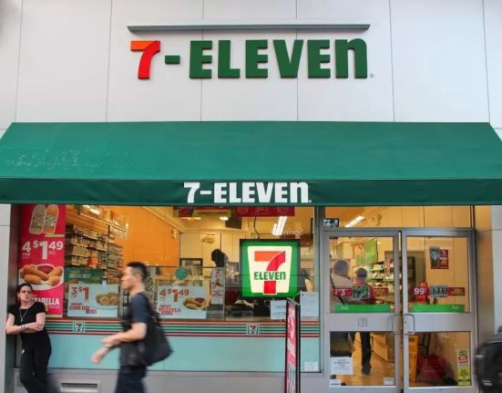 Shareholder urges Seven & i Holdings to spin off 7-Eleven and add new directors