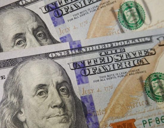 US Dollar Surges on Strong PMI Survey, EURUSD Retreats from Daily Highs
