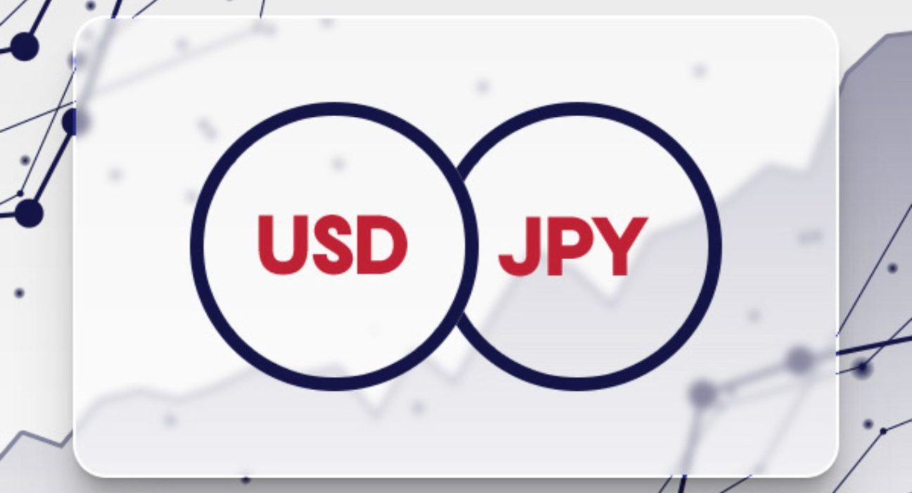 USD/JPY Retreats From Two-Week High Amid Softer Inflation Data