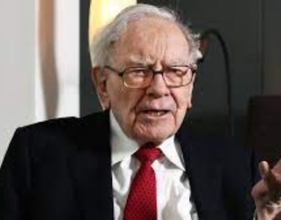 Warren Buffett's endorsement boosts Japanese trading houses