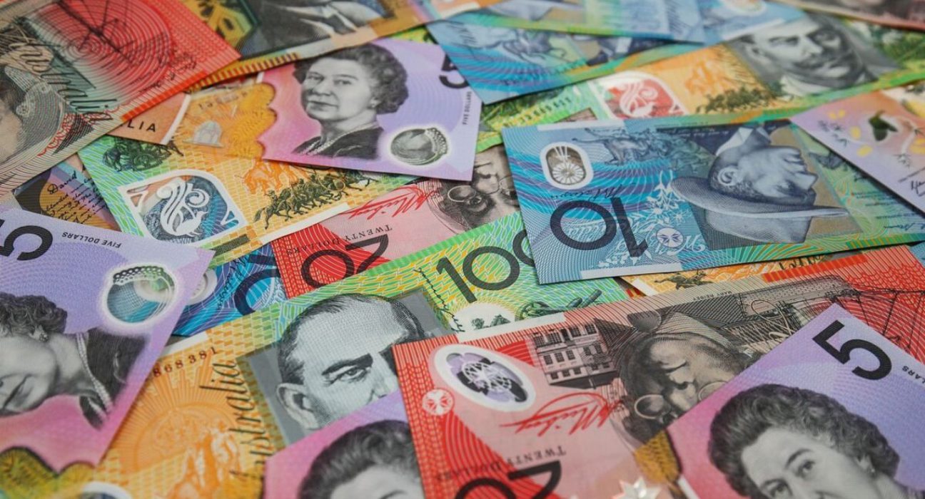 Australian Dollar Rises 0.2% Amid Economic Growth Concerns; Heads for Second Weekly Loss