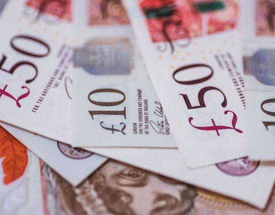 British Pound Weakens on Disappointing Economic Data