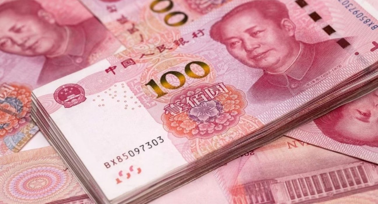 Chinese Yuan Remains Close to Breaching the 7 Level amid Economic Slowdown