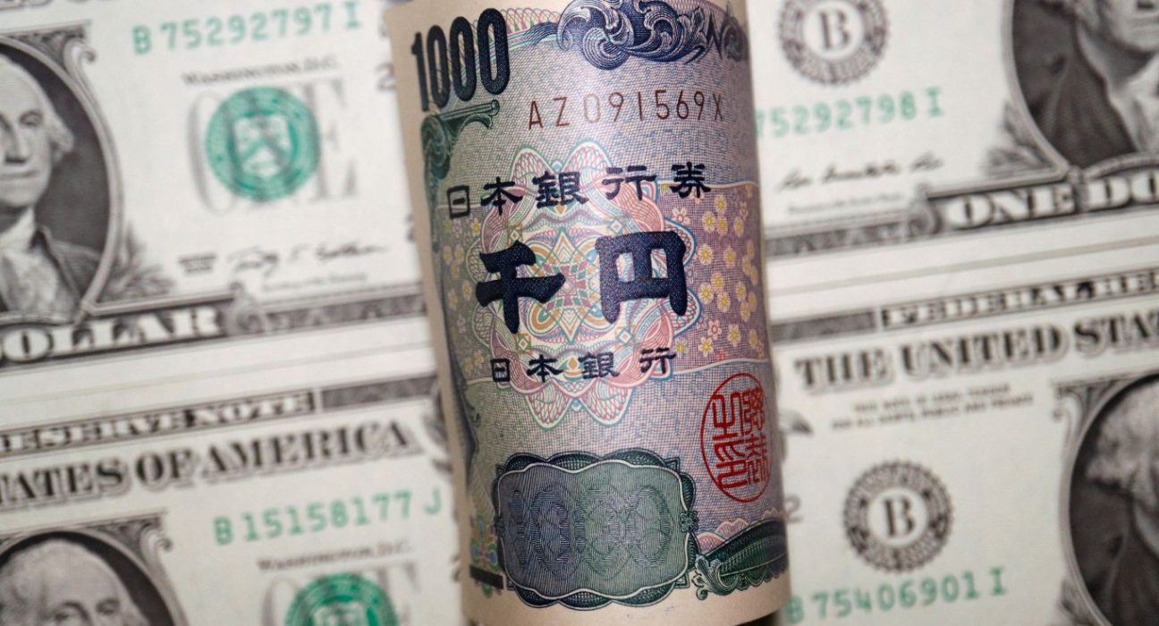 Dollar Strengthens Against Japanese Yen, Approaching Six-Month High