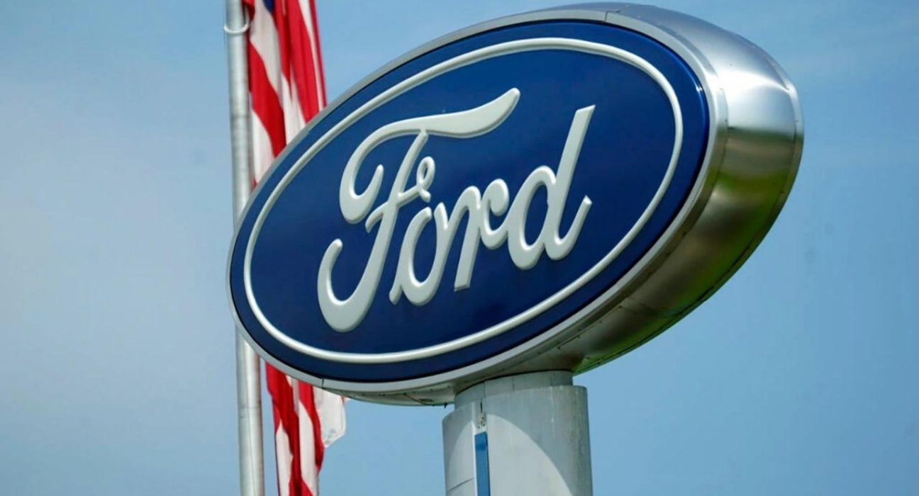 Ford to Open Orders for F-150 Lightning Truck, Plans to Boost Production Amidst Challenges