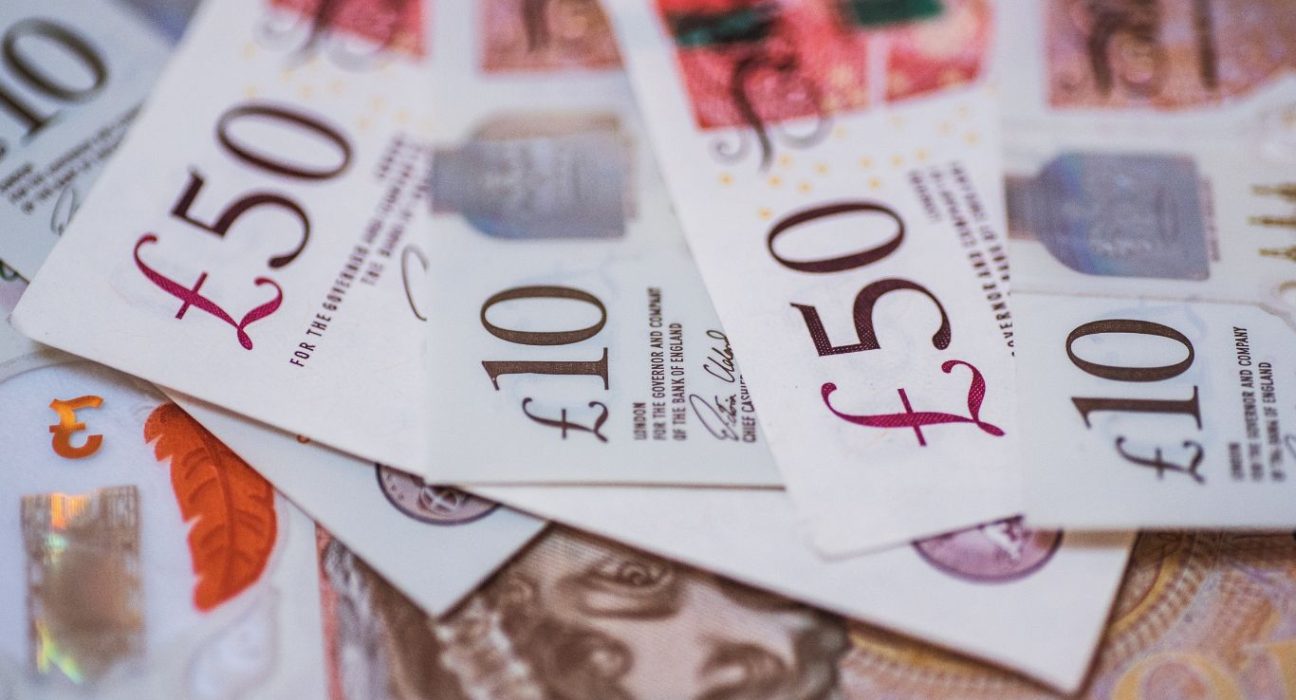 GBP/USD Drops from One-Year High as USD Demand Picks Up After Upbeat US Jobs Data