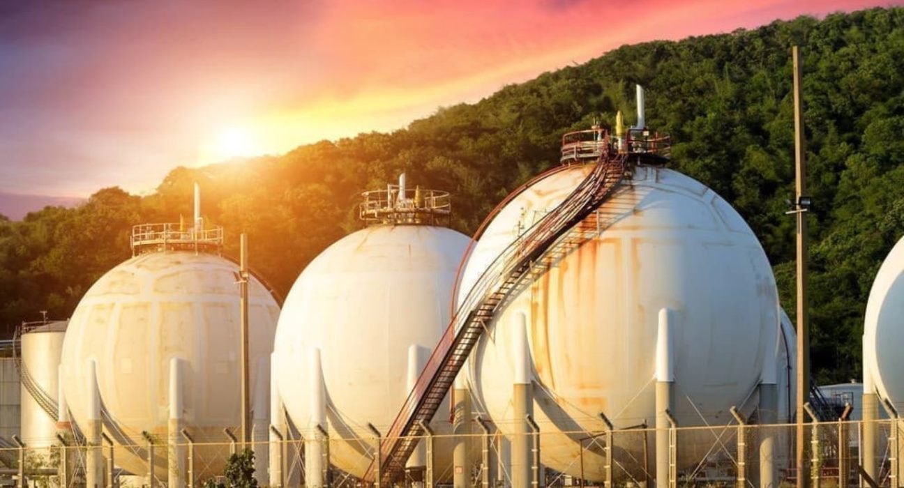 Crude Oil Futures Market: Open Interest Positions Surge as Volume Takes a Dip