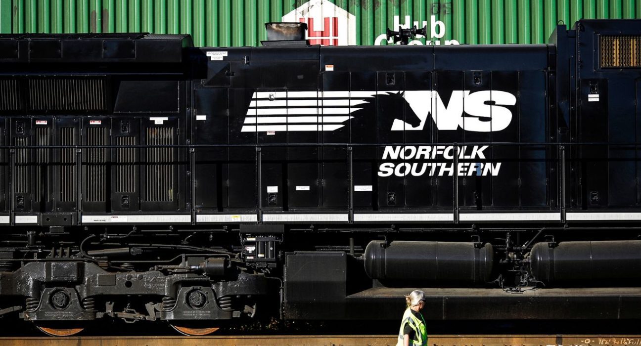 Norfolk Southern Stock Receives Boost from Analysts' Positive Outlook