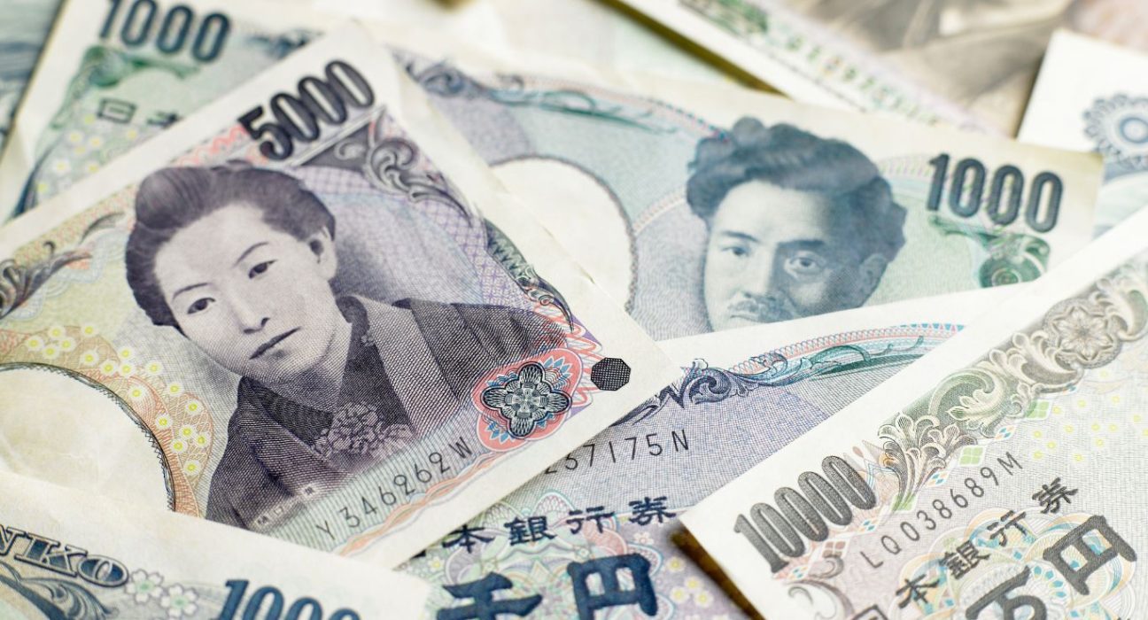 Safe-Haven Demand Boosts Japanese Yen as Asian Currencies Recover Lost Ground