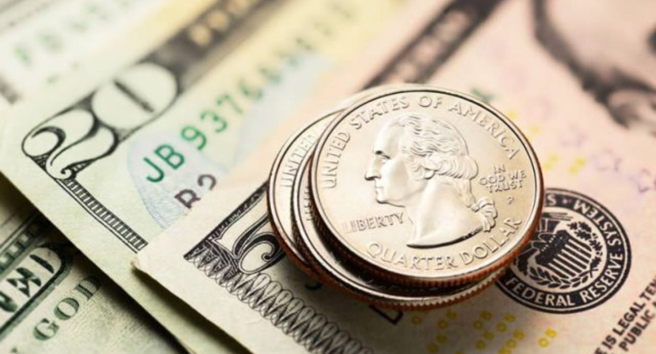 Sterling Falls Against Dollar Amid Rising Unemployment Rate