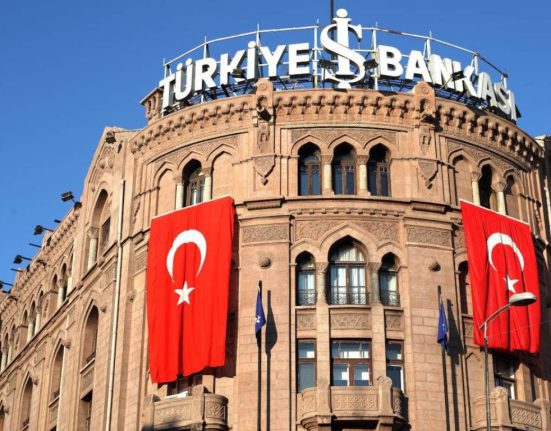 Turkey's Central Bank Faces Depleted Forex Reserves Ahead of Runoff Vote