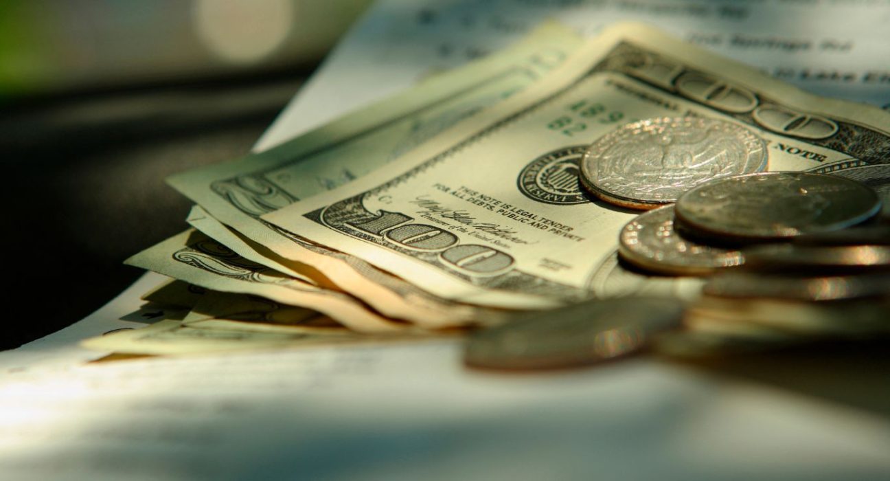 USD Surges on Fears of Global Recession