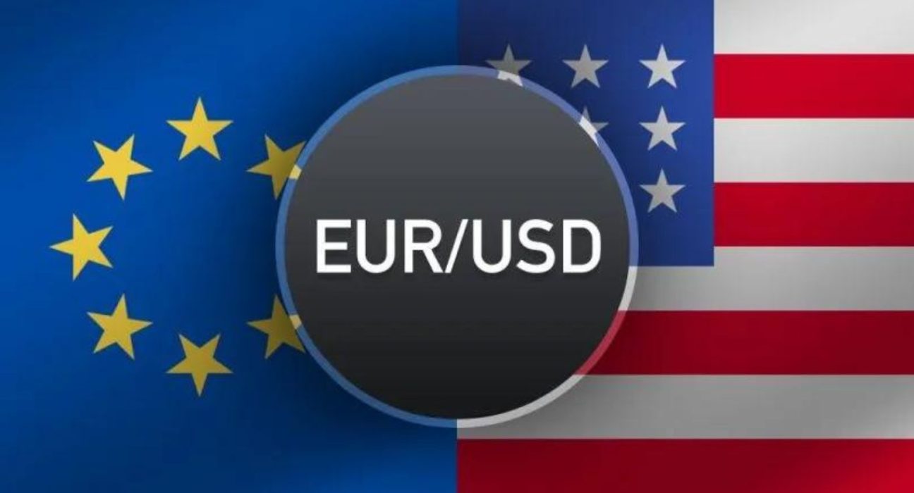 EUR/USD Rebounds from 10-Week Low, Approaching Crucial Support Zone