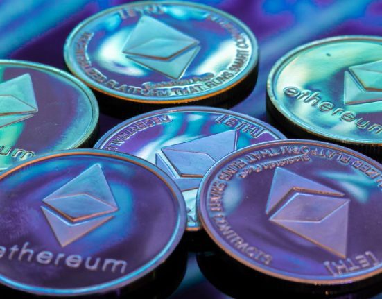 Ethereum's Price Witnesses Controlled Downtrend, Bitcoin Struggles Heavily