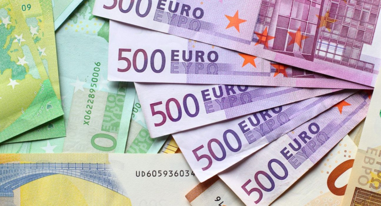 Euro Gains Ground Against US Dollar Amidst Global Market Volatility