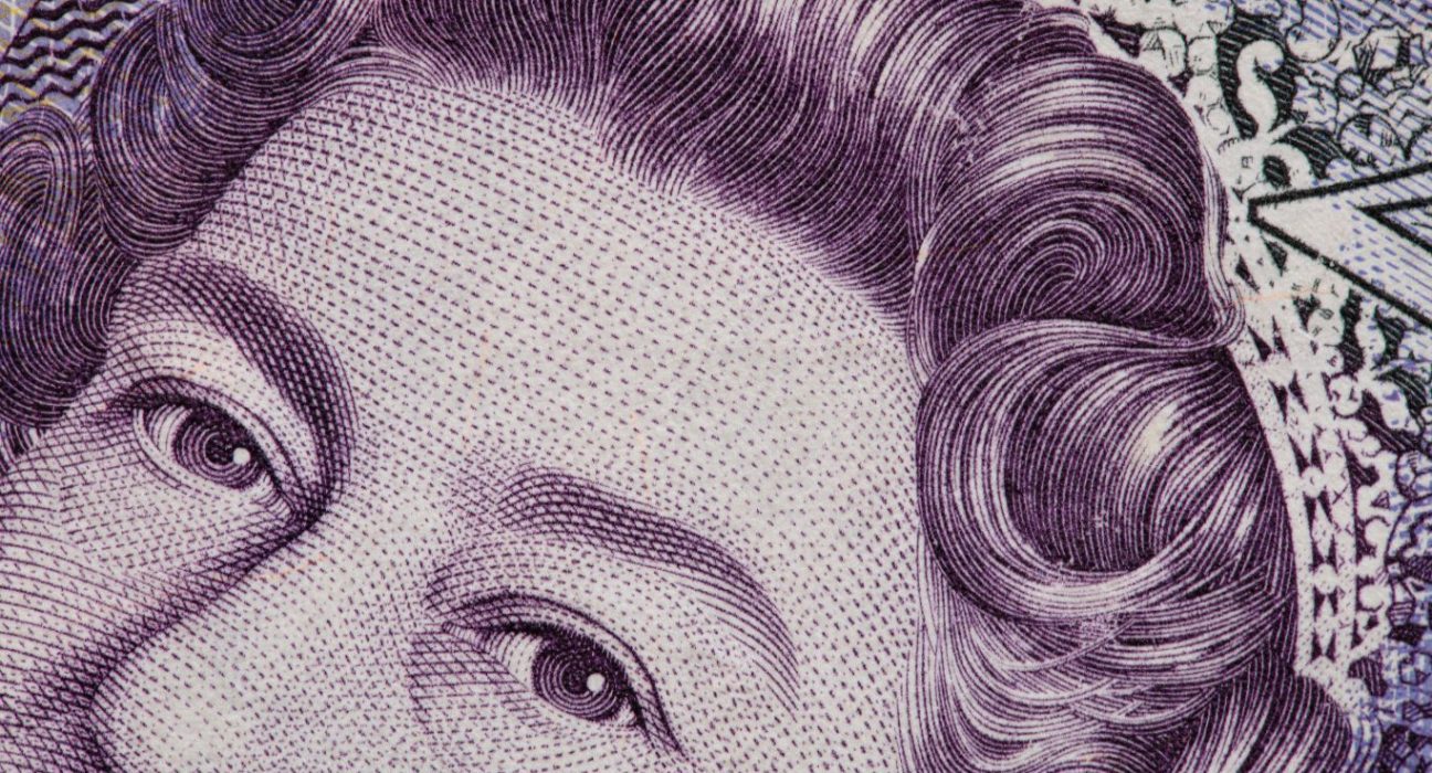 Sterling Rebounds as Bank of England's Rate Hike Fears Subside