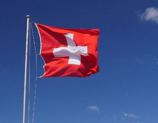 Swiss Stock Market Recovers to Close Modestly Higher