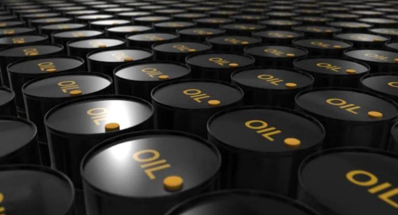 WTI Oil Price Declines Amid Long-Term Bearish Trend; Short Sellers Gain Advantage