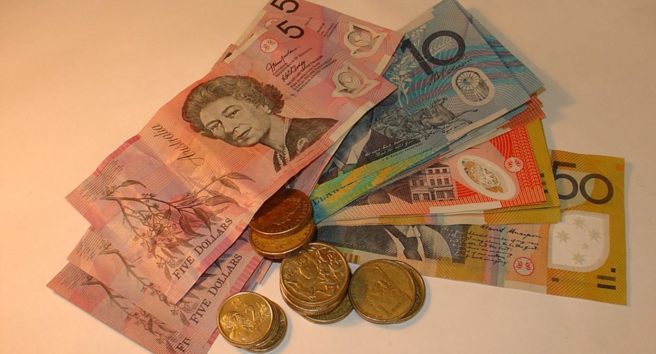 Australian Dollar Gains 0.2% as Consumer Sentiment Improves