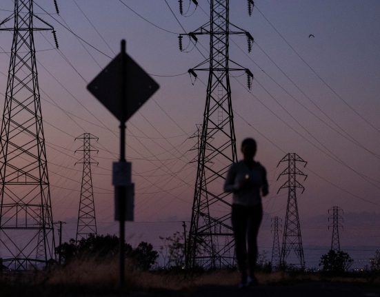 California's Power Grid Stands Firm Amid Lingering Heat Wave, No Conservation Needed