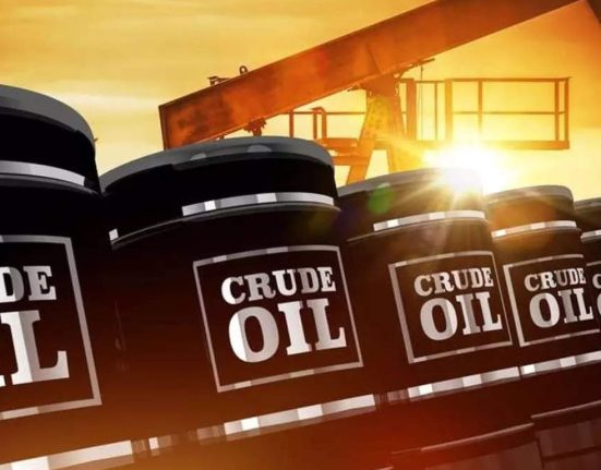 Crude Oil Futures: Open Interest Surges While Volume Declines – Market Analysis