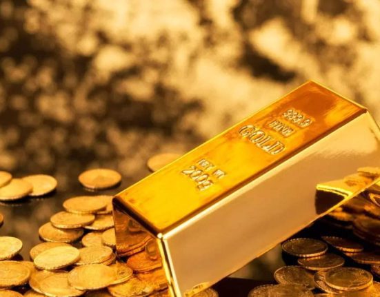 Gold Price Consolidates Near 100-Day SMA as Traders Await Central Bank Events