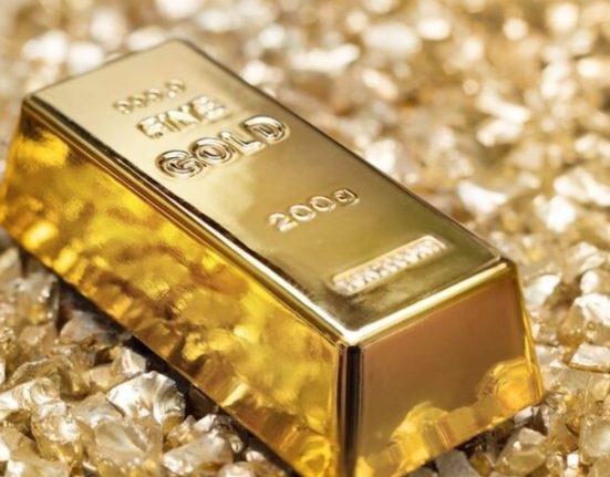 Gold Price Remains Subdued Despite Friday's Rebound, Trades Just Above $1,955