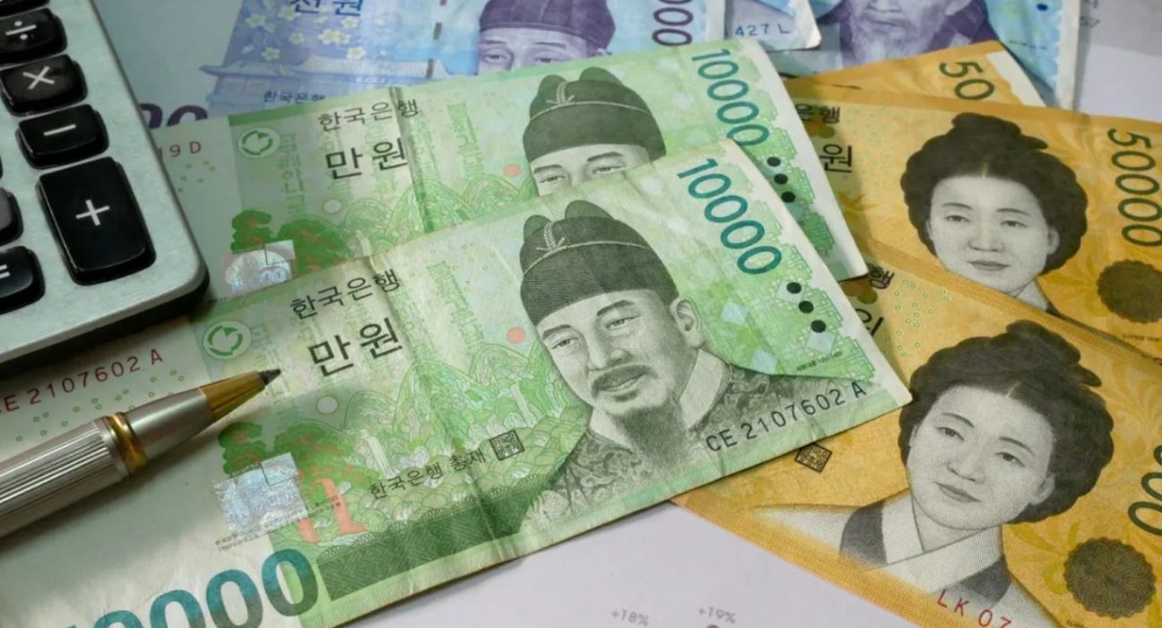 South Korean Won Faces 0.3% Decline Amid Economic Uncertainty
