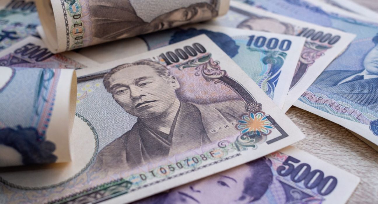USD/JPY Surges to Fresh 2023 Highs, Eyeing 145.00 Level amid Golden Cross Signal