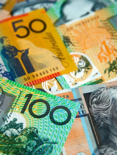 Australian Dollar Rises 0.2% as Reserve Bank Governor Cautions on Inflation