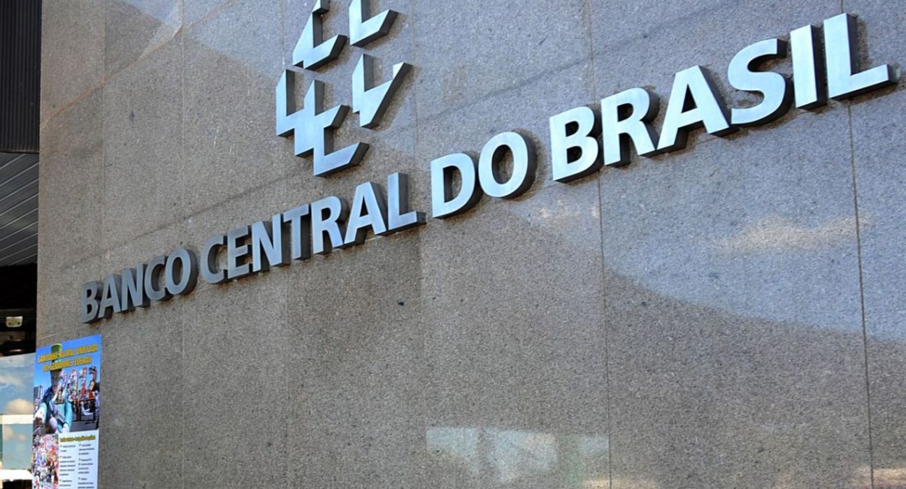 Brazil Struggles to Meet Fiscal Targets as Revenue-Boosting Measures Falter