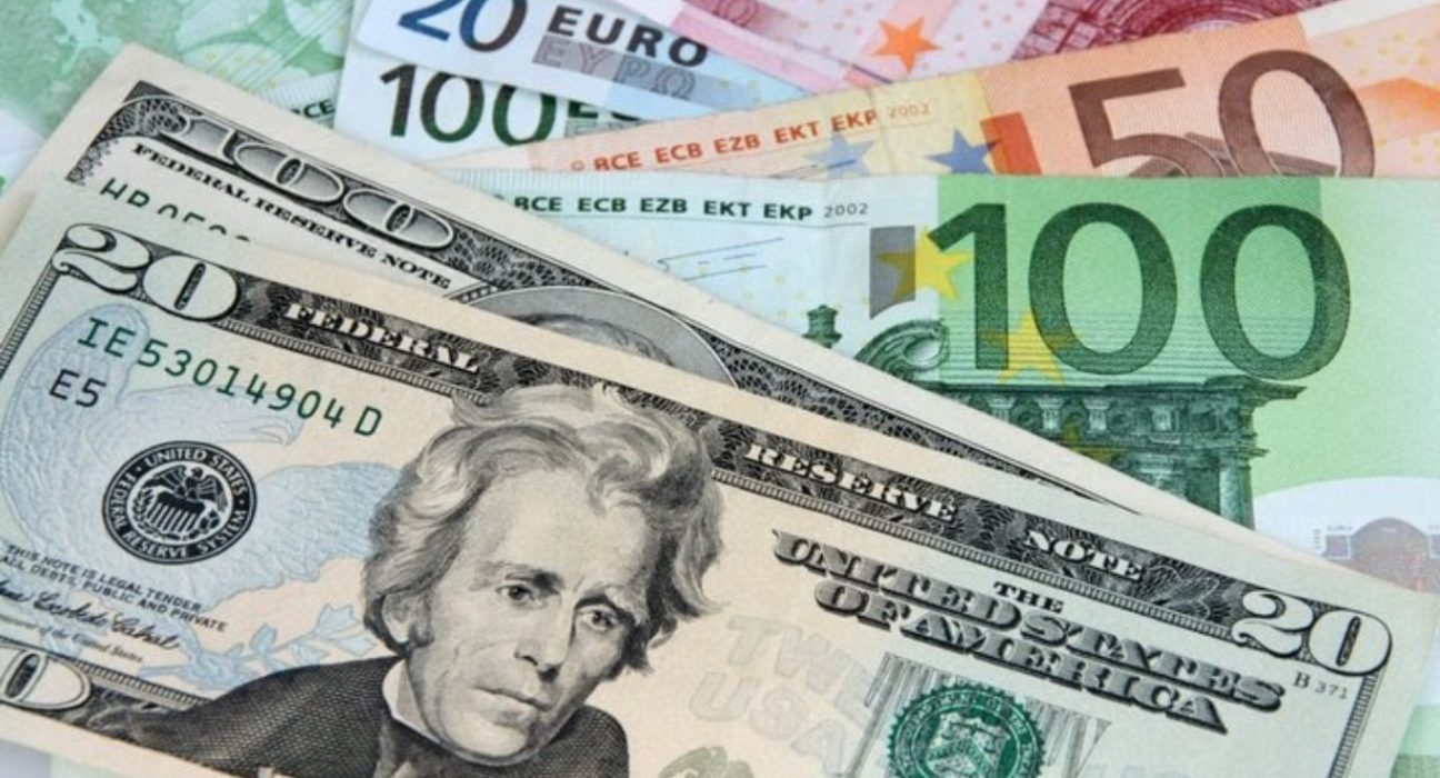 EUR/USD Faces Downward Pressure as US Dollar Gains Strength